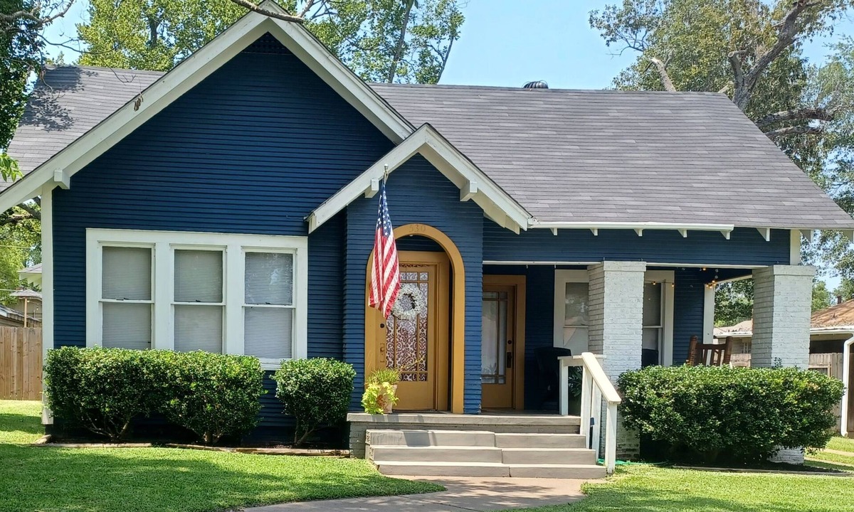 Jacksonville House | Historic, Cozy Home in the Heart of Town