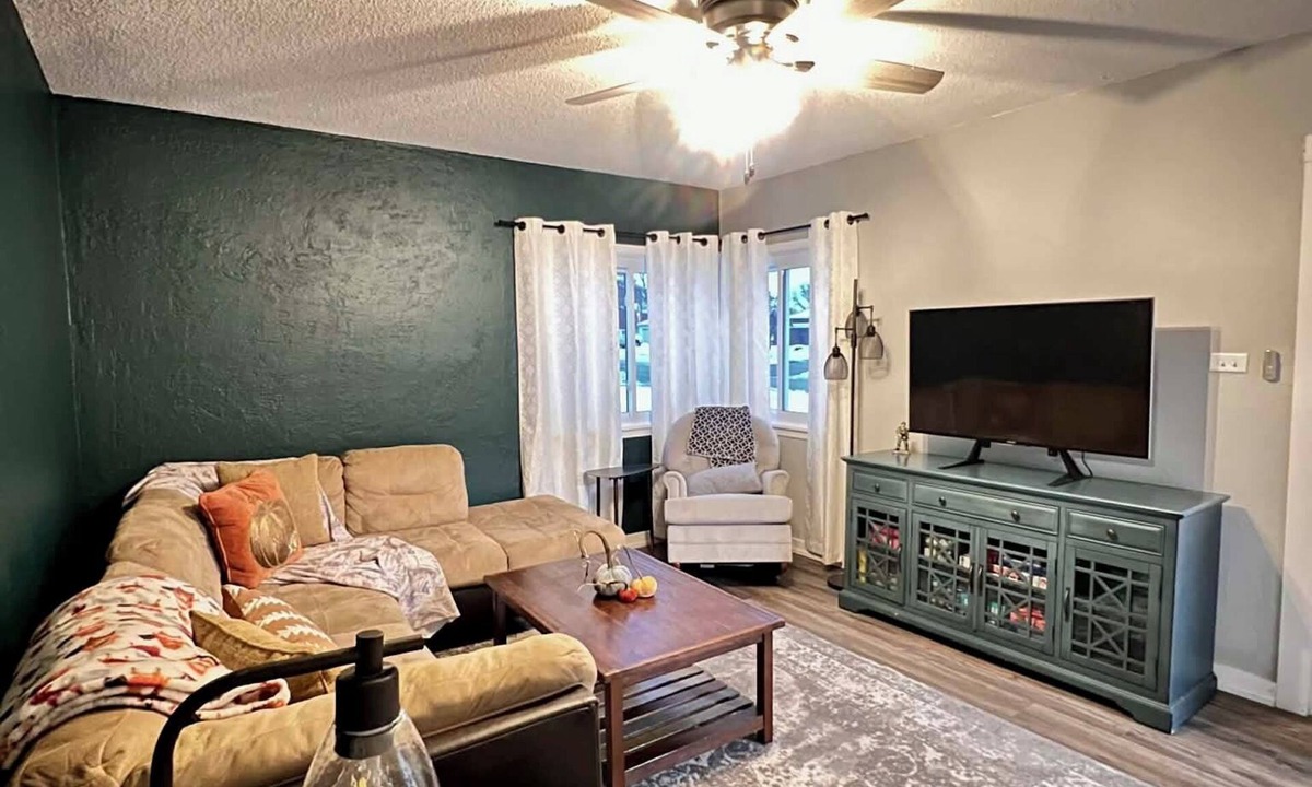 Dubuque House | Historic Deereville Home Pet Friendly!