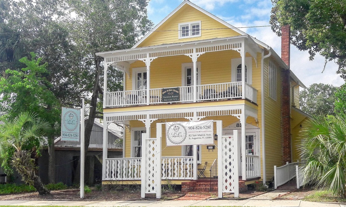St. Augustine House | HISTORIC DISTRICT ~ Walk Everywhere ~ Private Parking!