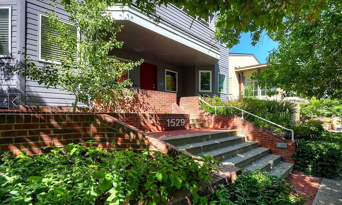 Central Boulder Condo | HISTORIC DOWNTOWN 2 Bdrm, 2 Bath, Rooftop Deck, Mtn View, 1 block Pearl St Mall