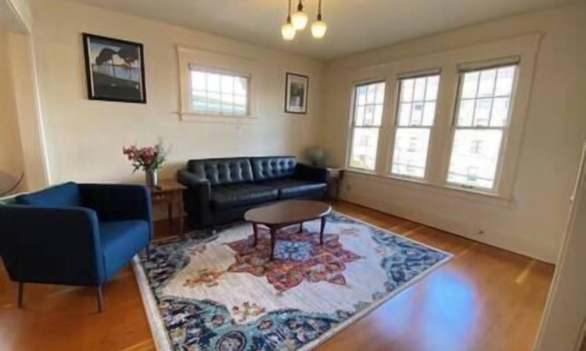 Astoria Apartment | Historic Downtown Flat, No. 3