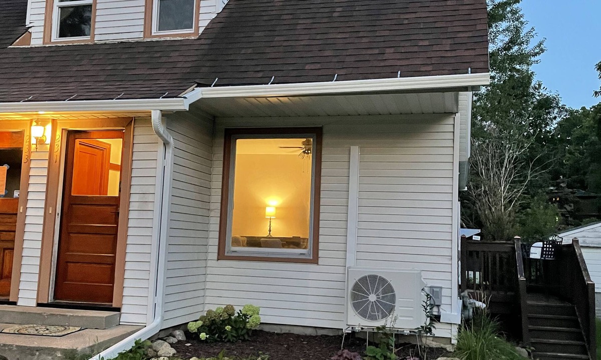 Owatonna House | Historic downtown flat