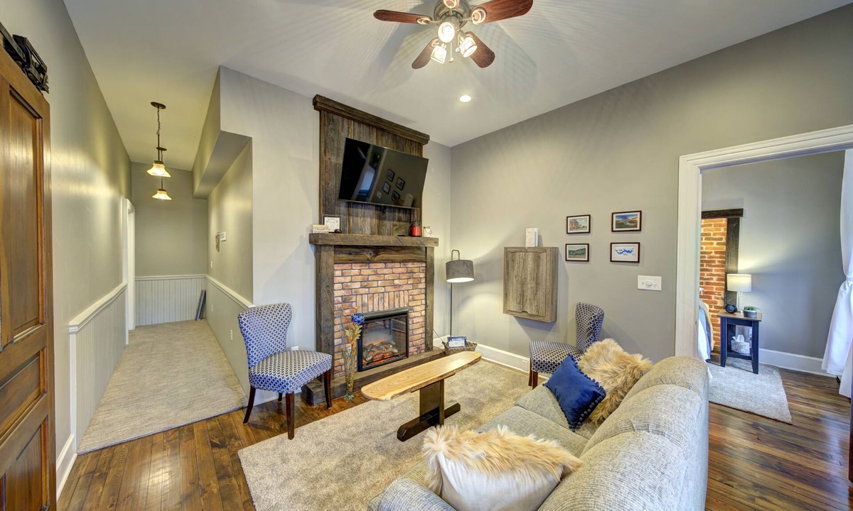 White Mills Apartment | Historic Downtown Hawley Loft