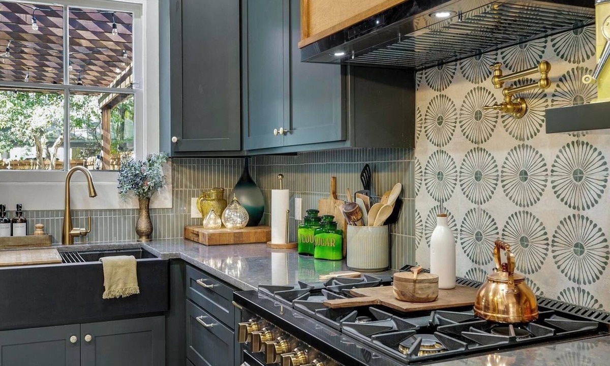 Downtown San Antonio House | Historic Downtown Luxury - Hemisfair, Courthouse, King Williams, Pearl