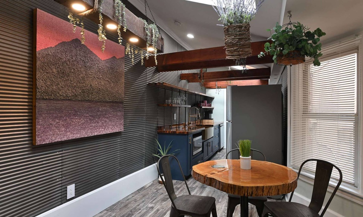 Downtown Harrisburg Apartment | Historic Downtown Loft