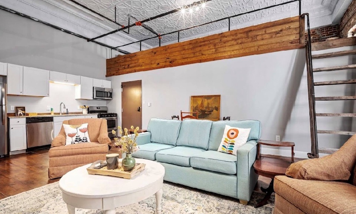 Central Business District Apartment | Historic Downtown Mobile Apartment