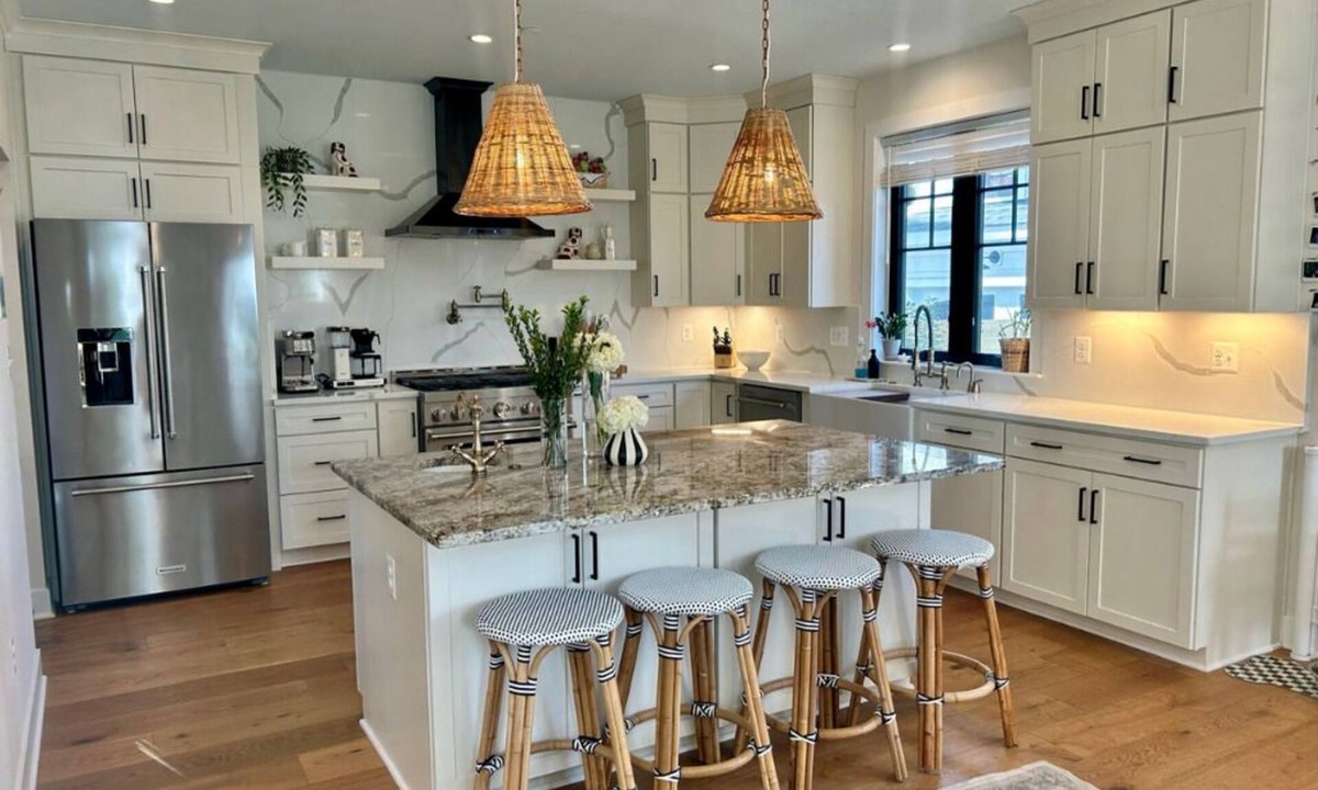 Eastport House | Historic Eastport! Steps from restaurants, retail, and more.
