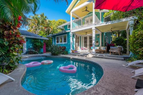 West Palm Beach Villa | Historic El Cid with Guest Cottage & Tropical Pool