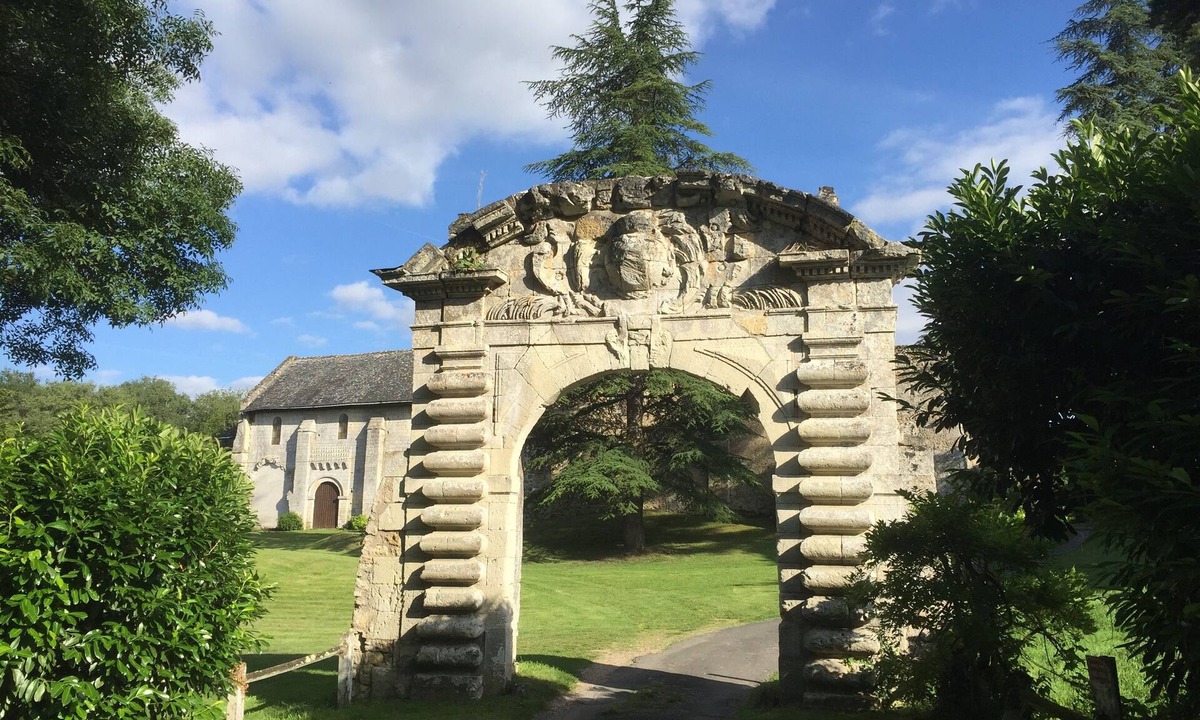 Pont-de-Ruan House | Historic Estate in the Loire Valley .Private Domain, Heated Pool (Sleeps 28–30)