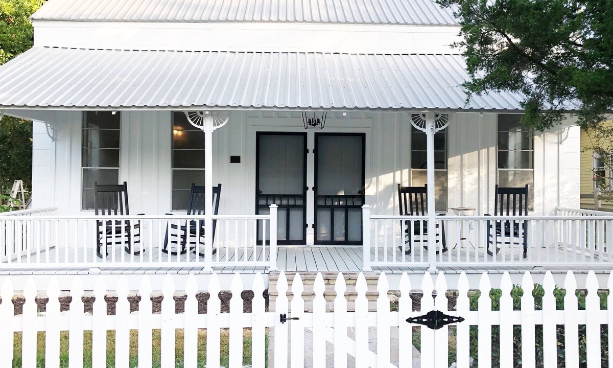 Fayetteville House | Historic Farmhouse near Round Top, Texas
