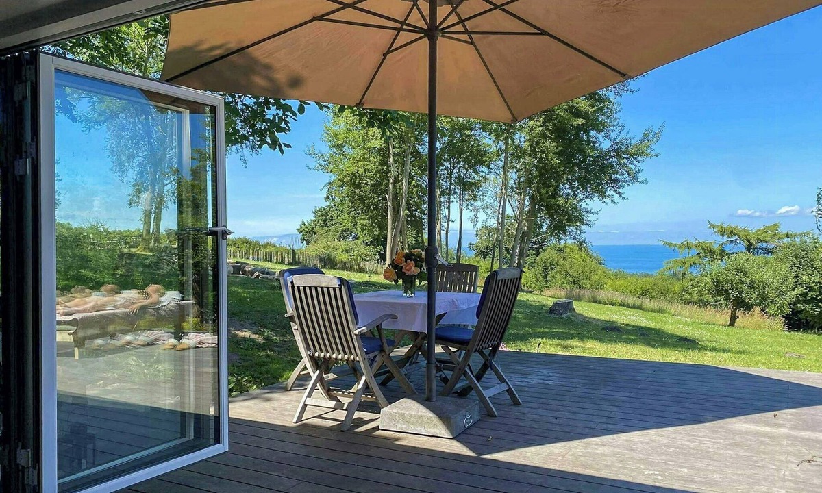 Faarevejle House | Historic farmhouse with sea views over Sejerø Bay