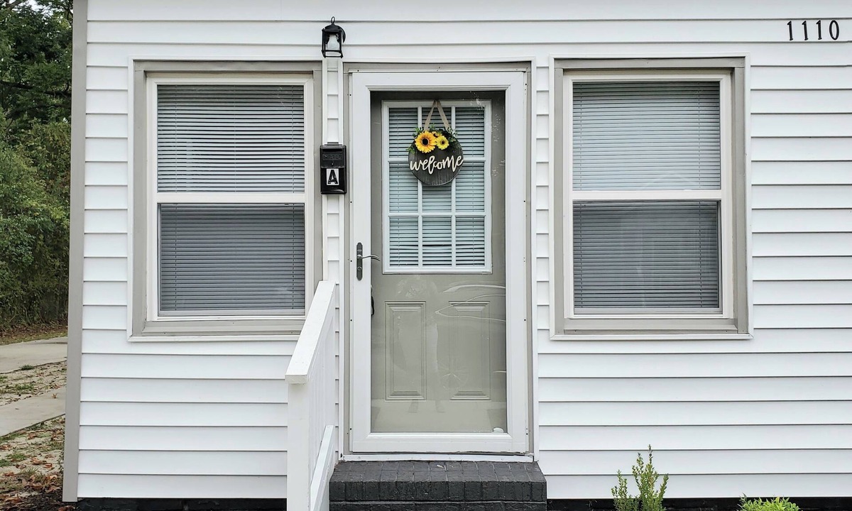 Greenville Apartment | Historic feel Chestnut near ECU, Hospital, & Uptown Greenville