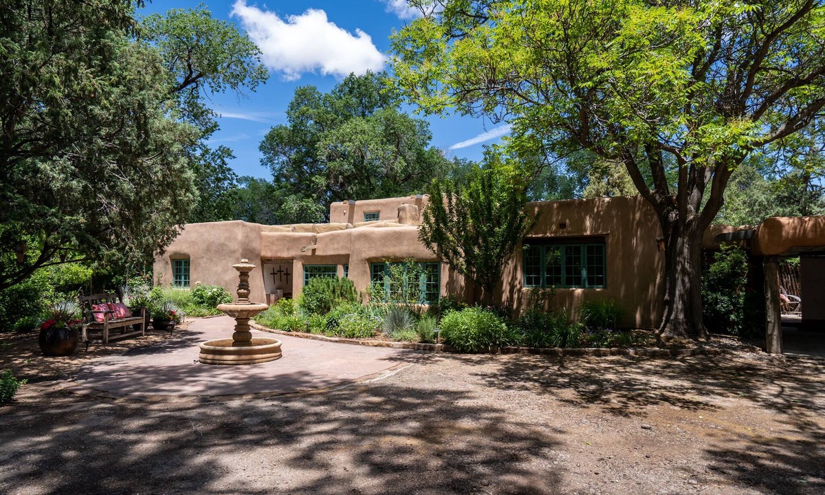 Northeast Santa Fe House | Historic Garden Retreat | Hot Tub, Walk to Plaza