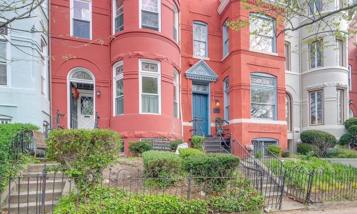 Georgetown House | Historic Georgetown Townhome: Walkable Location!