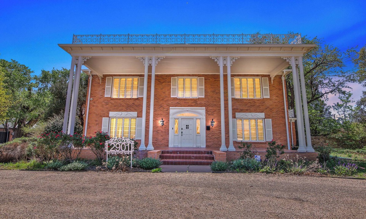 Tech Terrace House | Historic Governor’s Mansion across from Texas Tech
