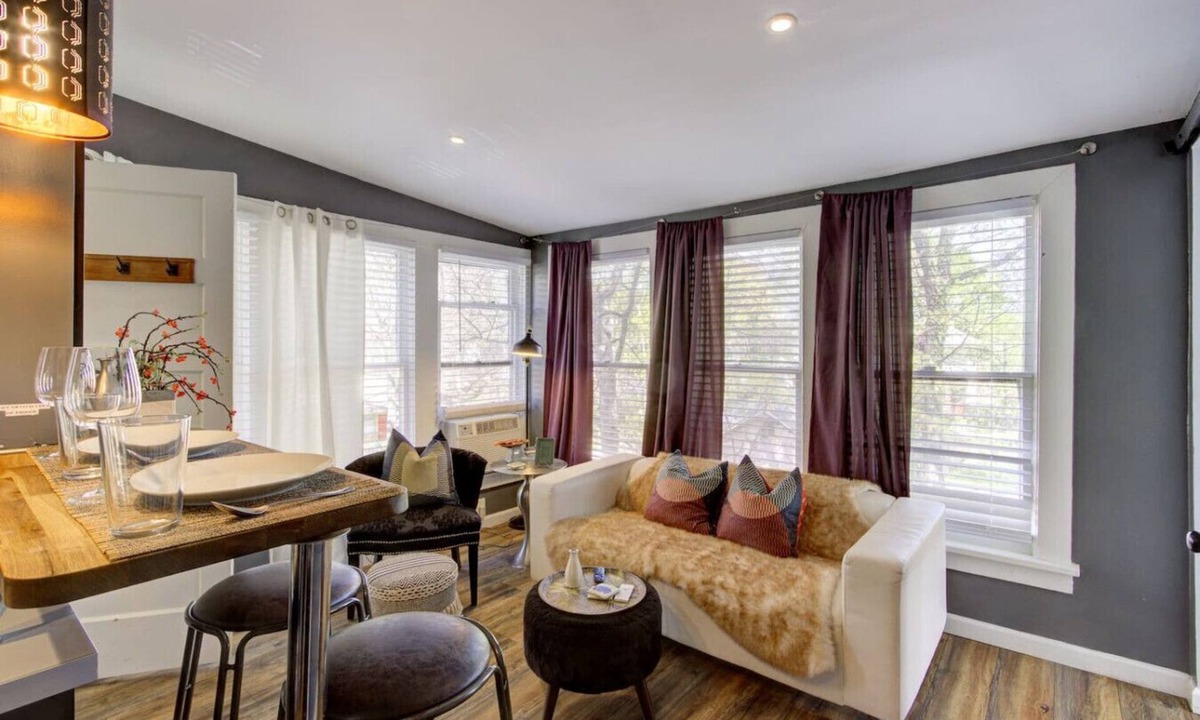 Midtown Apartment | Historic Hideaway | Walk to Overton Park & Bars