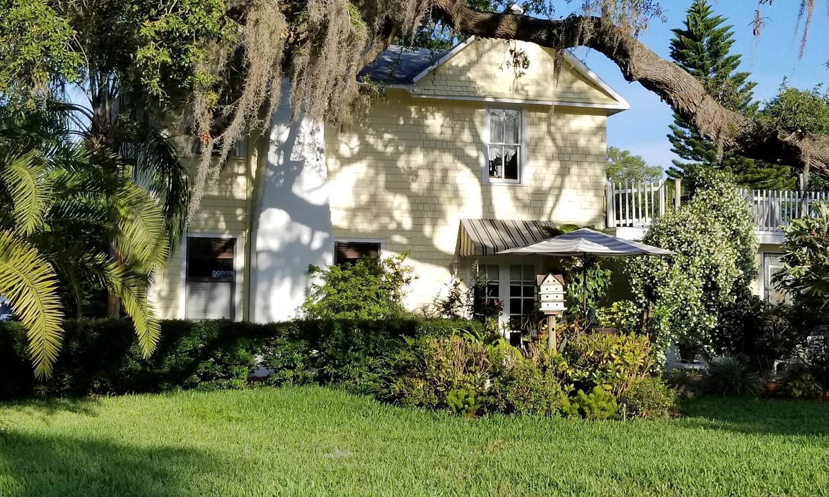 Tarpon Springs Apartment | Historic Home/Apt.