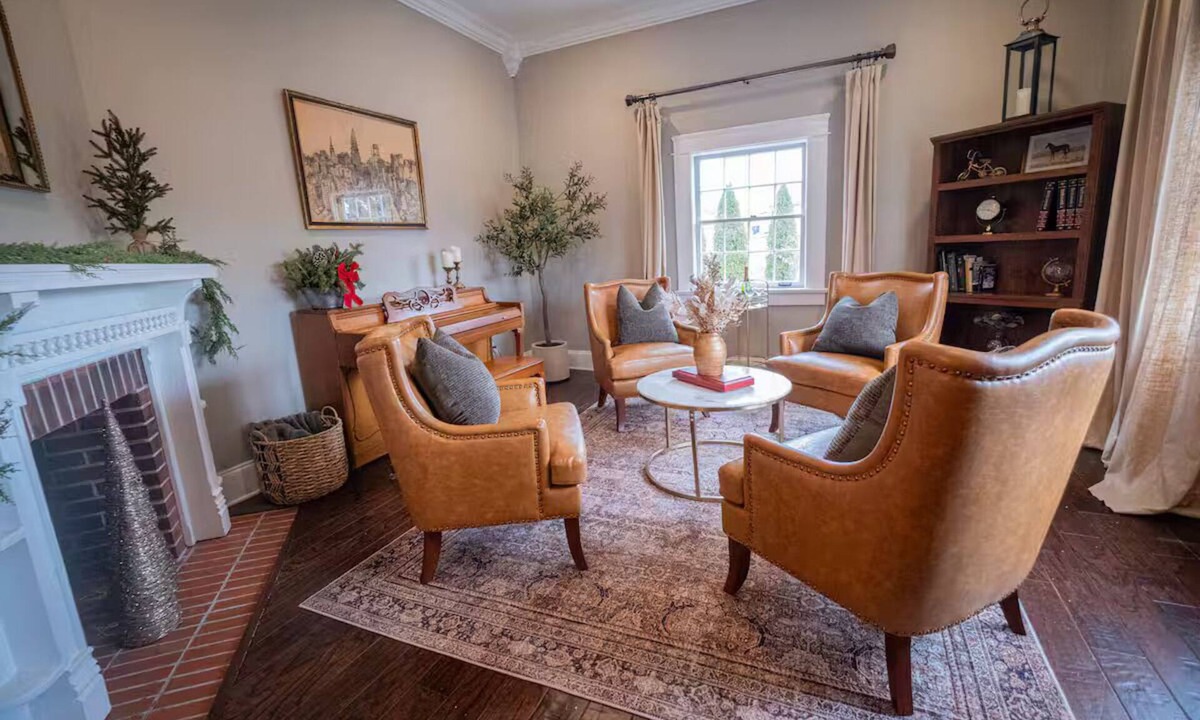 Clinton House | Historic Home in Downtown Clinton