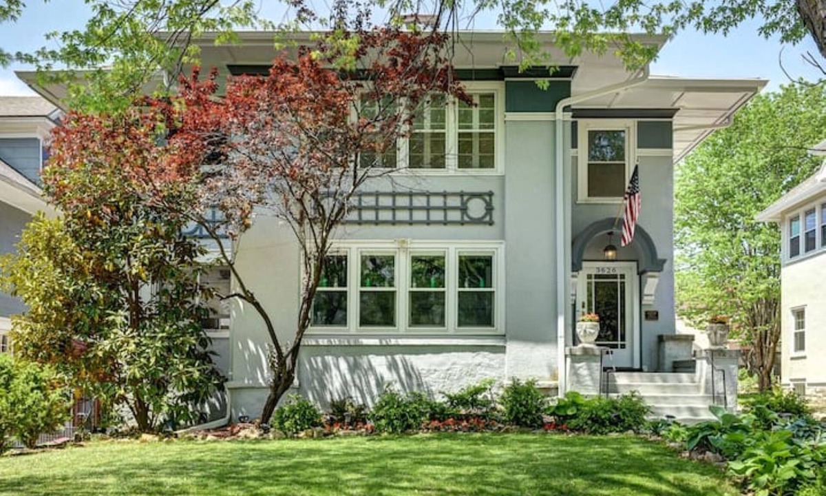 Hanover Place House | Historic Home in the Heart of the City on Street Car Line