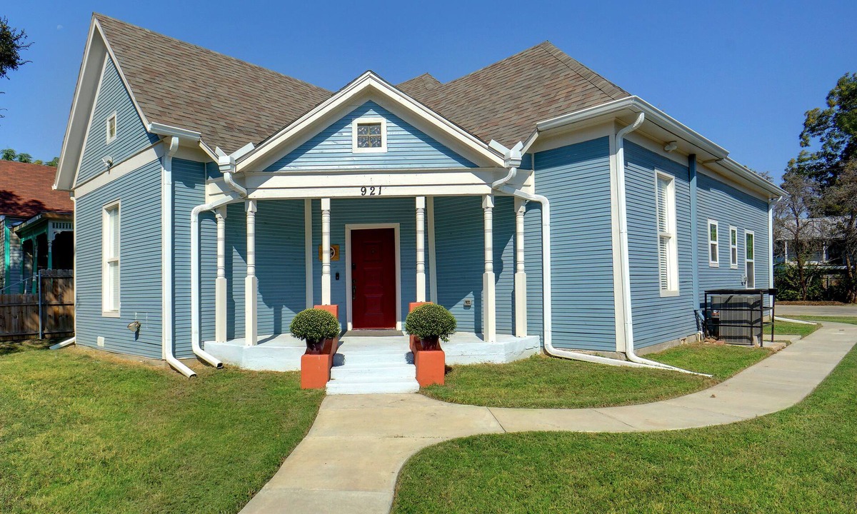 Fort Worth House | Historic Home Near Stockyards, TCU & Downtown Fort Worth