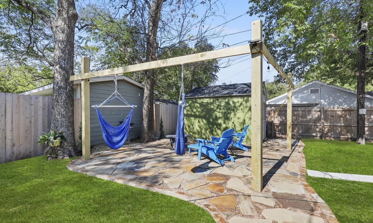 Fairmount House | Historic Home near TCU, Zoo, Dickies & Downtown