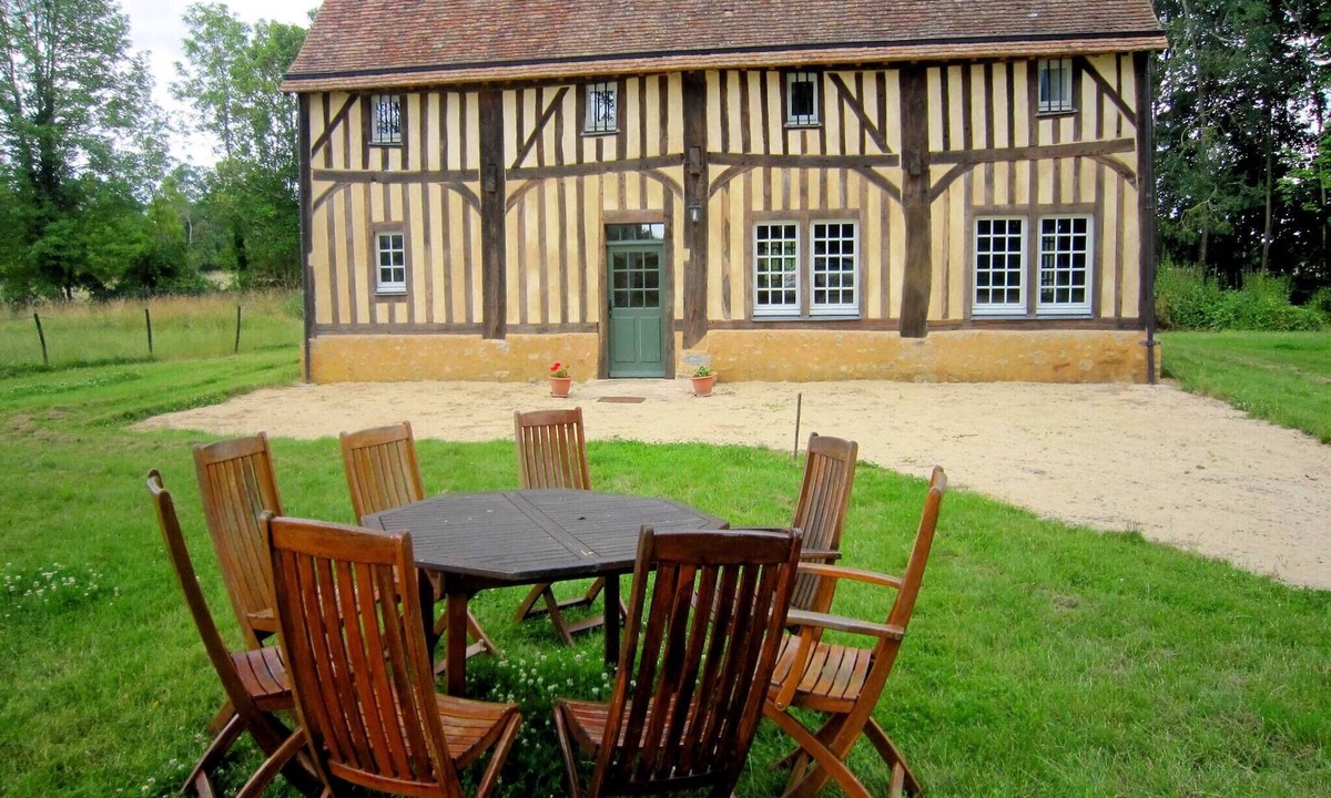 Saint-Aignan House | Historic Home Saint-Aignan by Lake