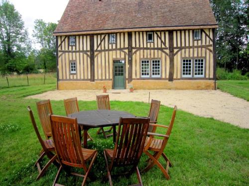 Saint-Aignan House | Historic Home Saint-Aignan by Lake