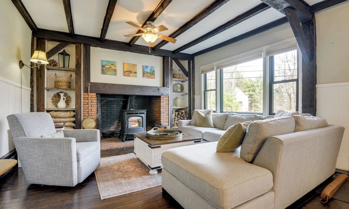 Royalston House | Historic Home w/Modern Updates on < 4 Acres