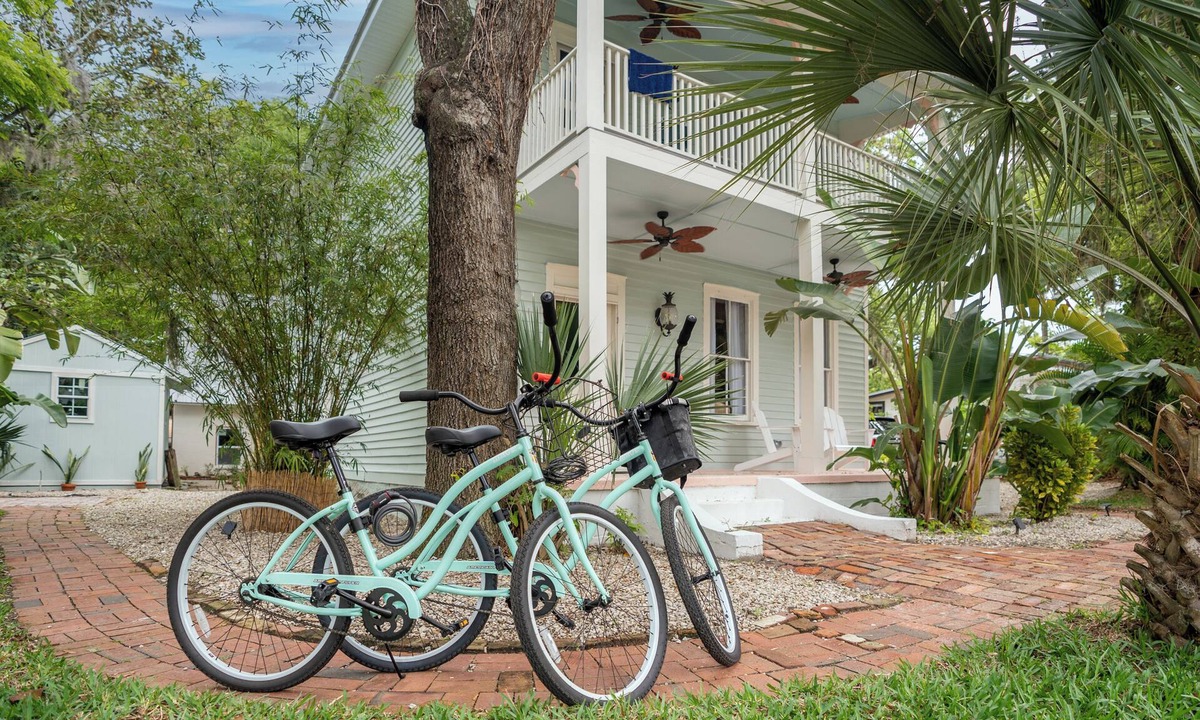 St. Augustine House | Historic home walking distance to Downtown St. Augustine and close to the beach!