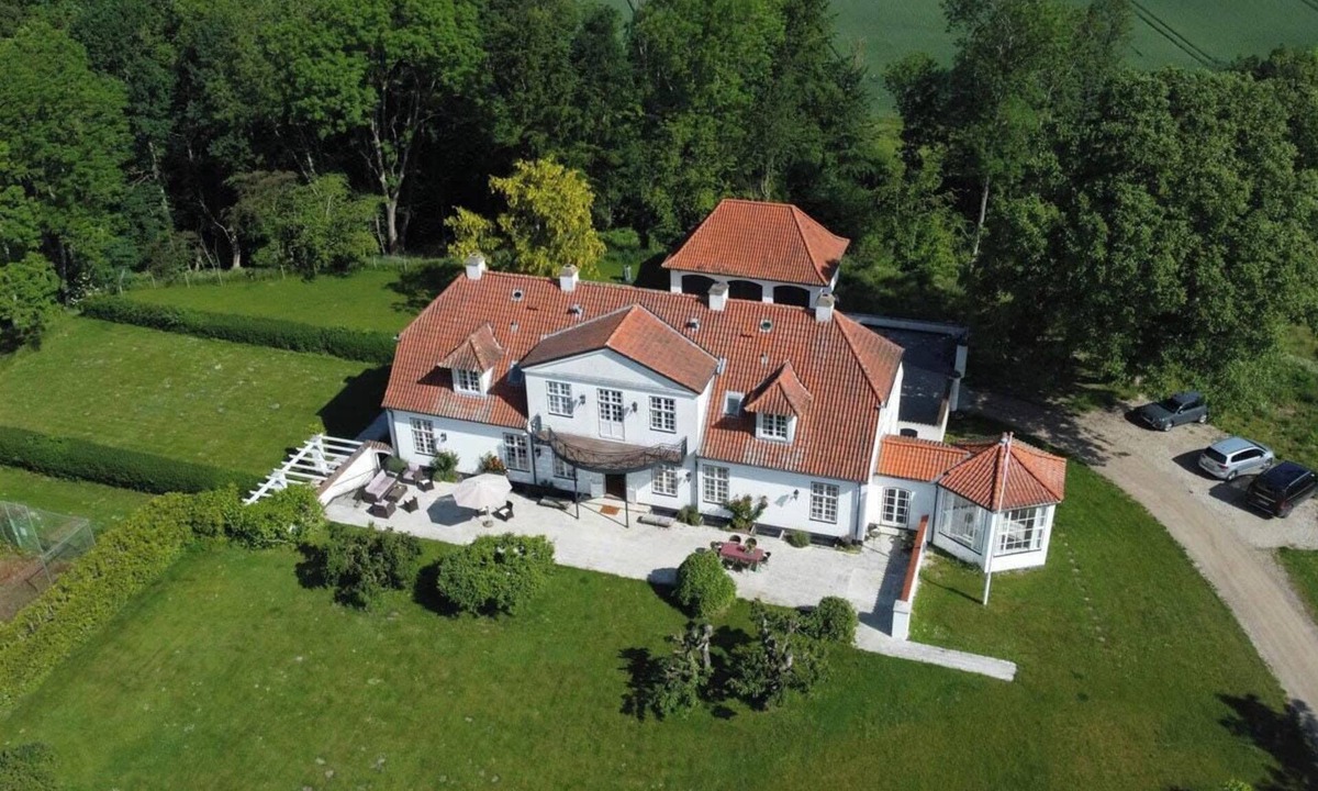 Kirke Saaby House | Historic house in Skjoldungernes Land park