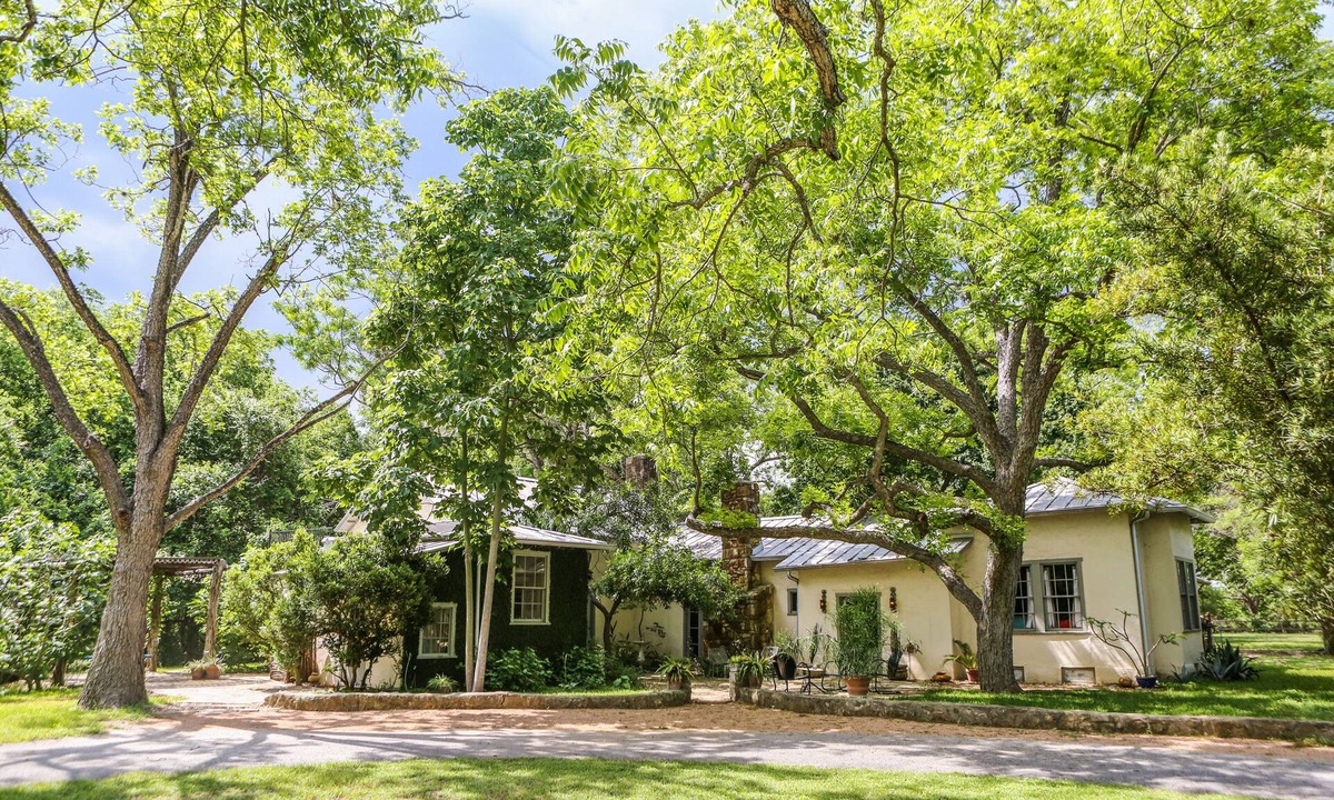 Southside House | Historic House on San Antonio River and Mission Trail next to Mission San Juan