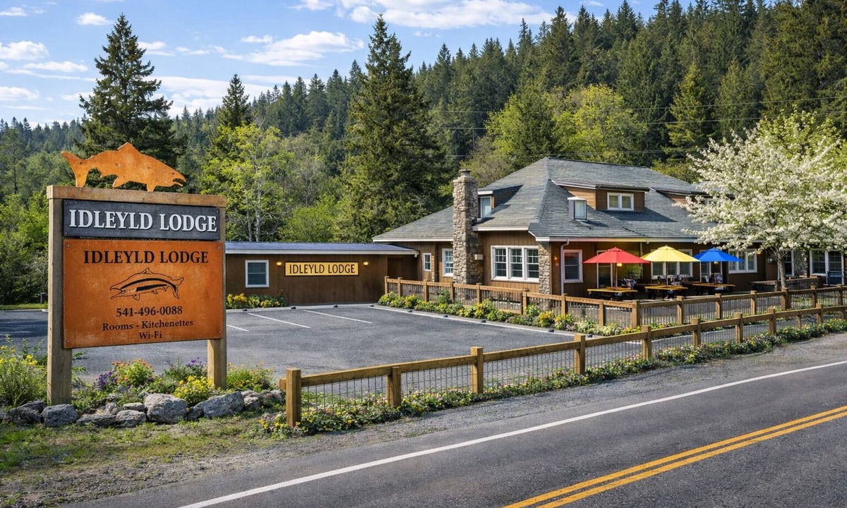 Roseburg Cabin | Historic Lodge on the North Umpqua River