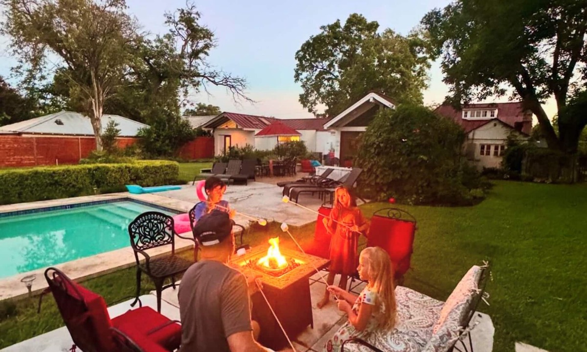Fredericksburg House | Historic Luxury Estate - Heated Pool, Hot Tub, Fire Pit & Pool Table for 13