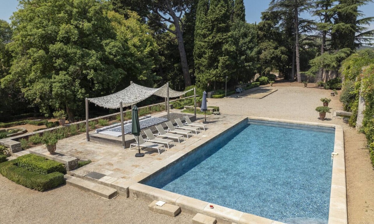 Clermont-l'Herault Villa | Historic manor with pool, vineyards & French gardens