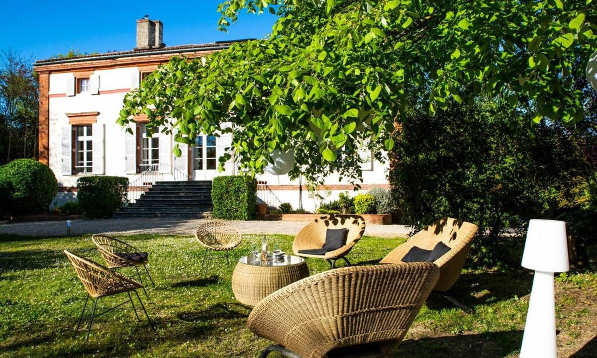 Flourens Villa | Historic manor with private park & pool, 15 min from Toulouse