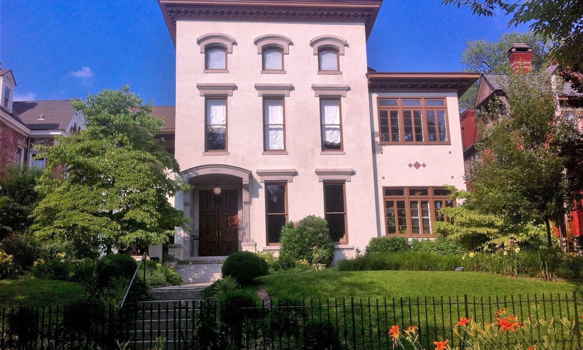 Cherokee Triangle House | Historic Mansion-Modern Amenities, Sauna, Fire Pit, Hot Tub, Deck, Walk to Dine
