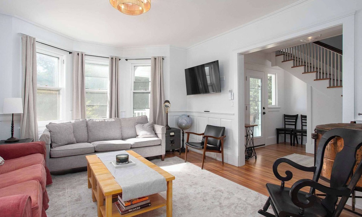 Great Barrington House | Historic, Modern Comforts, Walk To Downtown
