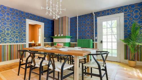 Town of Marbletown House | Historic Modern on Main by AvantStay