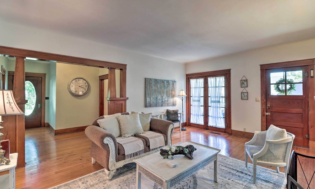 Mountain Home House | Historic Mountain Home Haven w/Large Yard!