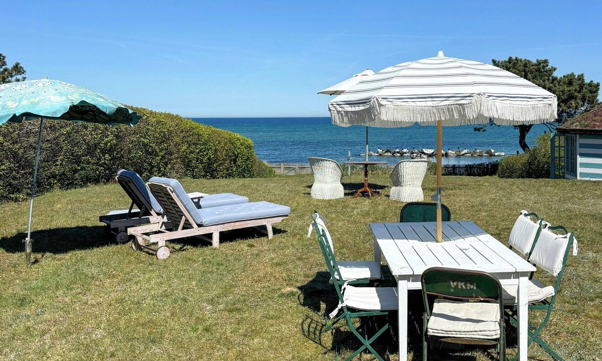Gilleleje House | Historic New England house by Gilleleje harbour