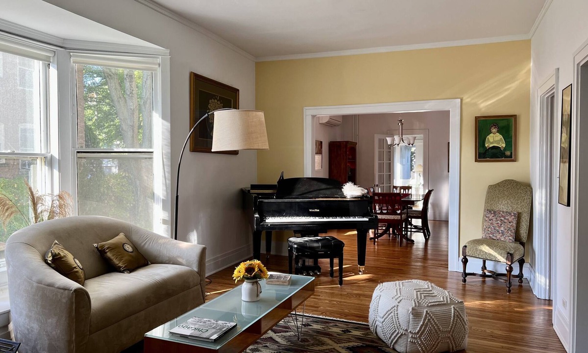 Oak Park Apartment | Historic Oak Park Home