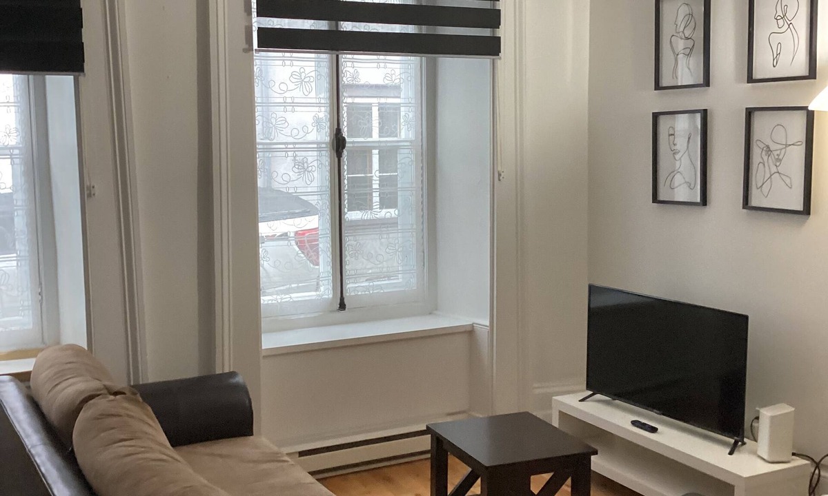 Old Quebec Apartment | Historic Old Quebec.1-bedroom apartment.sleeps 4. Parking.