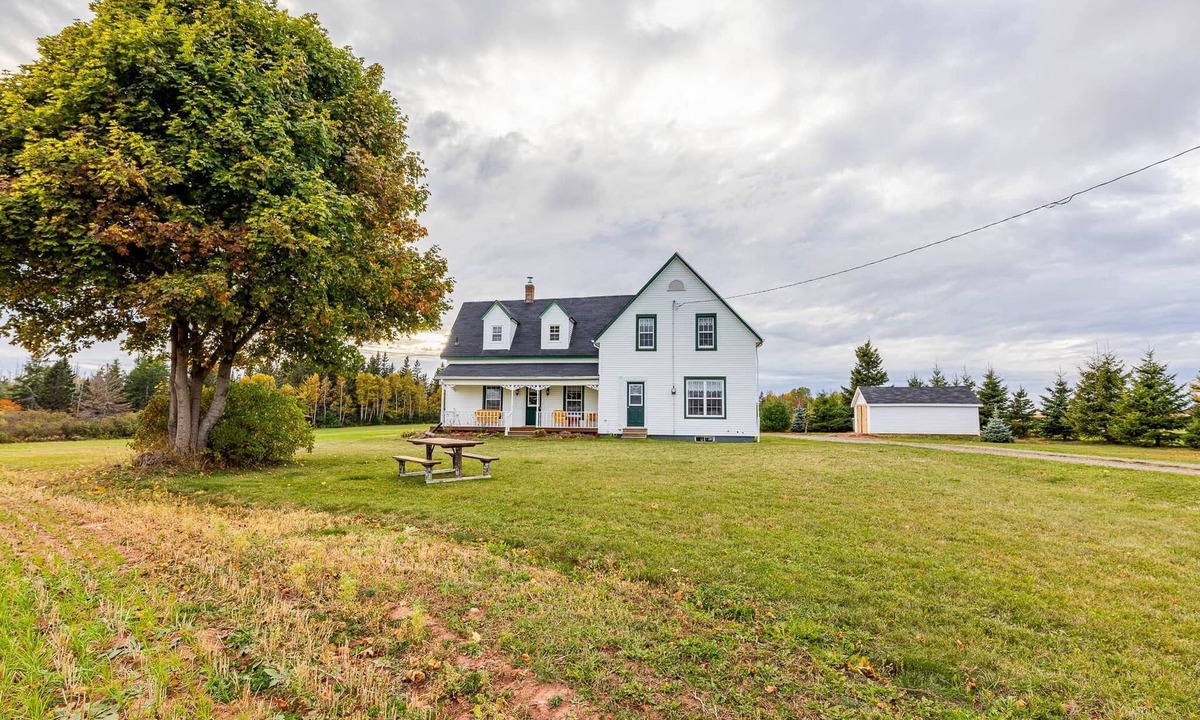 Brae House | Historic PEI Cottage with Modern Comforts, Riverside Views & Family-Friendly Fun