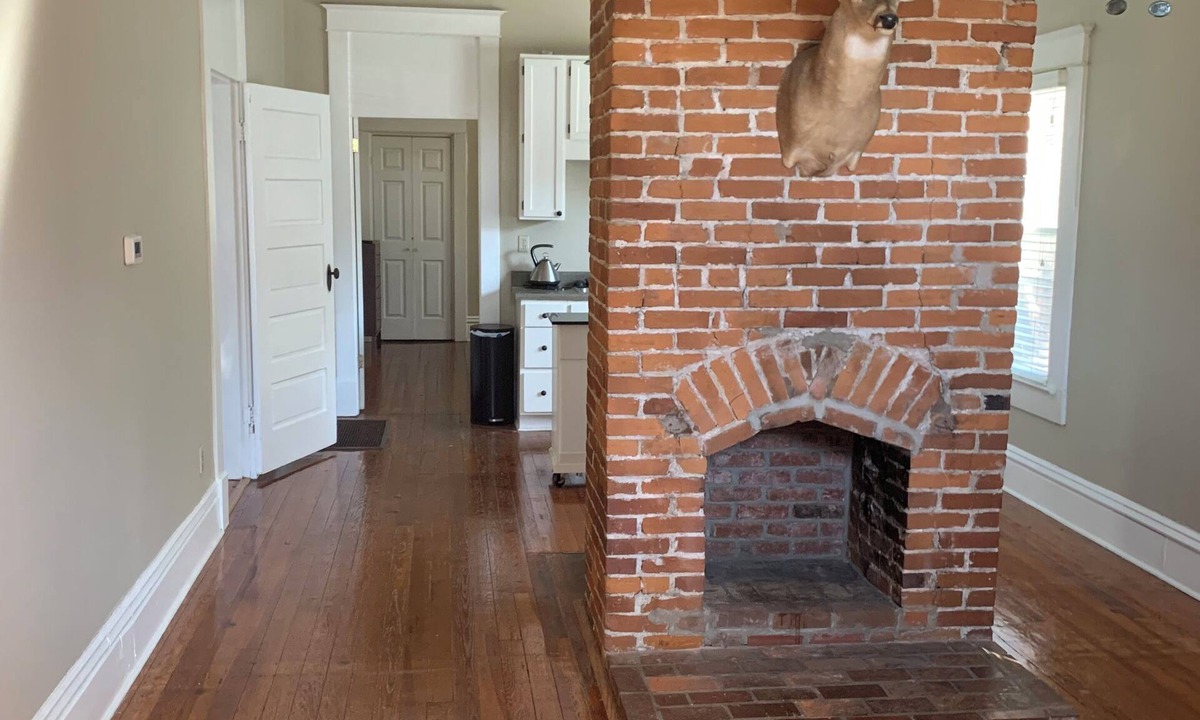 Midtown House | Historic Queen Ann home in the entertainment district Overton Square.