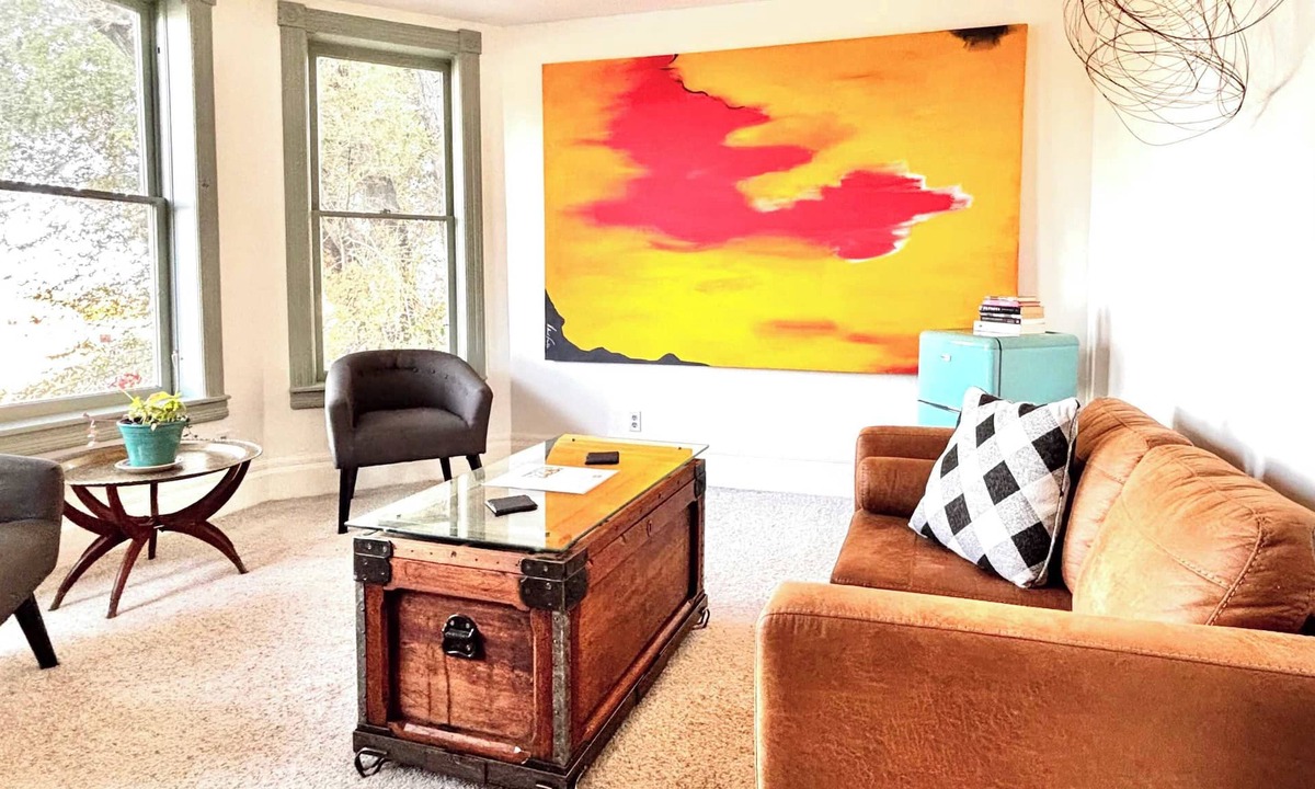 Raton House | Historic Queen Anne Art House | Walk to Downtown