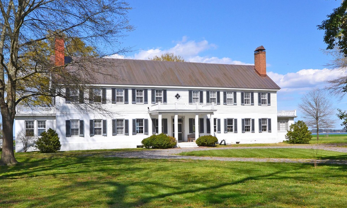 Saluda House | Historic Riverfront Estate | 700 Acres, Pool, Dock & Lakes
