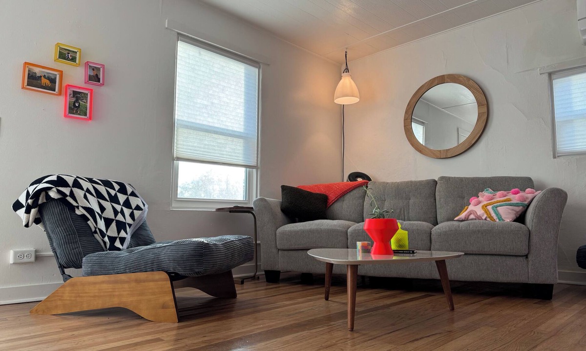 Depot Bench House | Historic- Ruby Bungalow- private