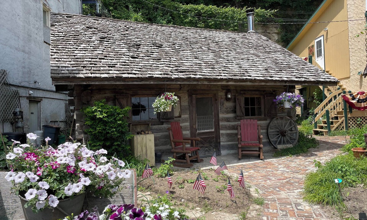 McGregor Cabin | Historic Sadie's Log Cabin