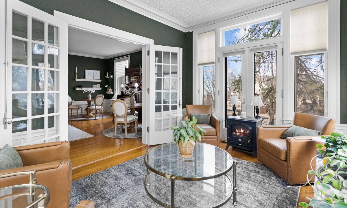 Congdon Park House | Historic Salyards Mansion by Heirloom Boutique Collection