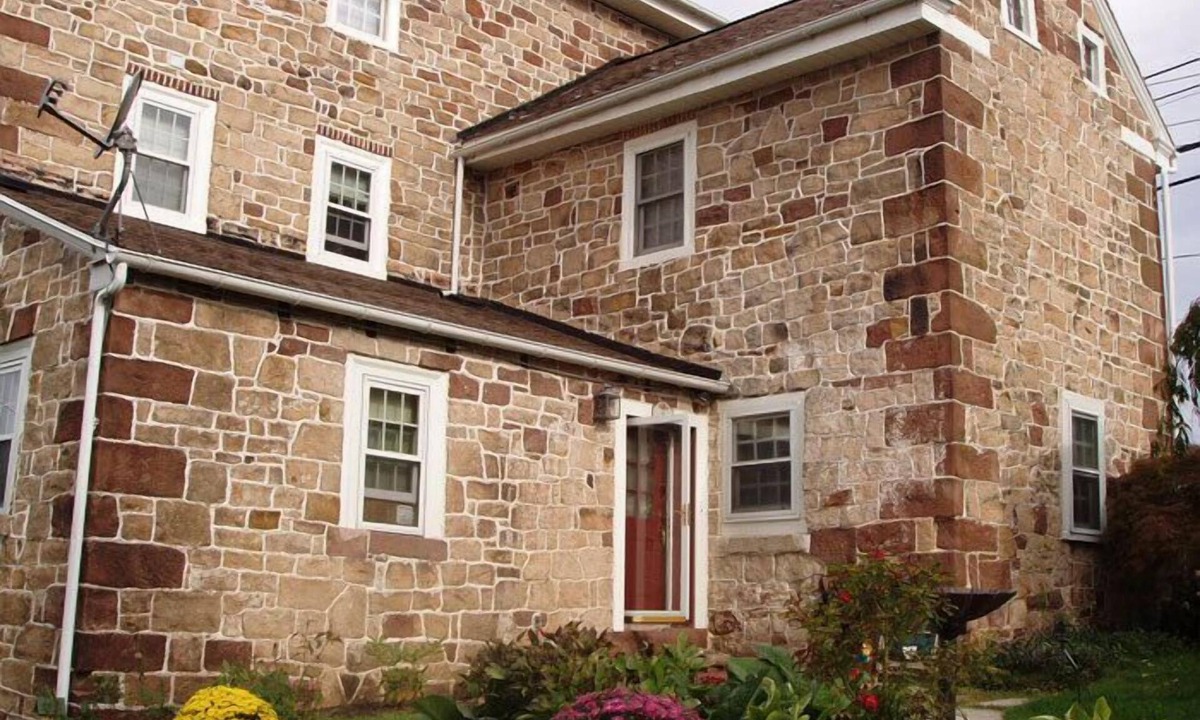 Stevens Bed & Breakfast | Historic Schoeneck Hotel B&B